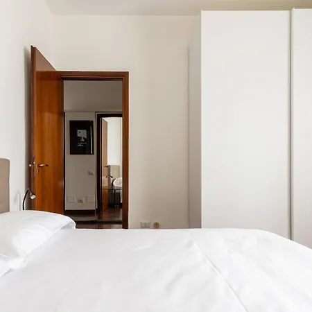 Wonderful Three-room Just Few Minutes Away From Mm Tricolore Apartamento