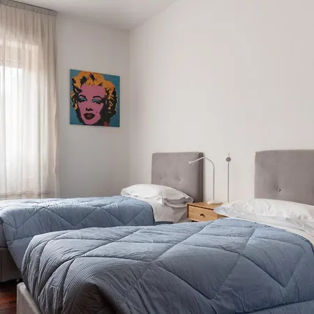 Wonderful Three-room Just Few Minutes Away From Mm Tricolore Apartamento *